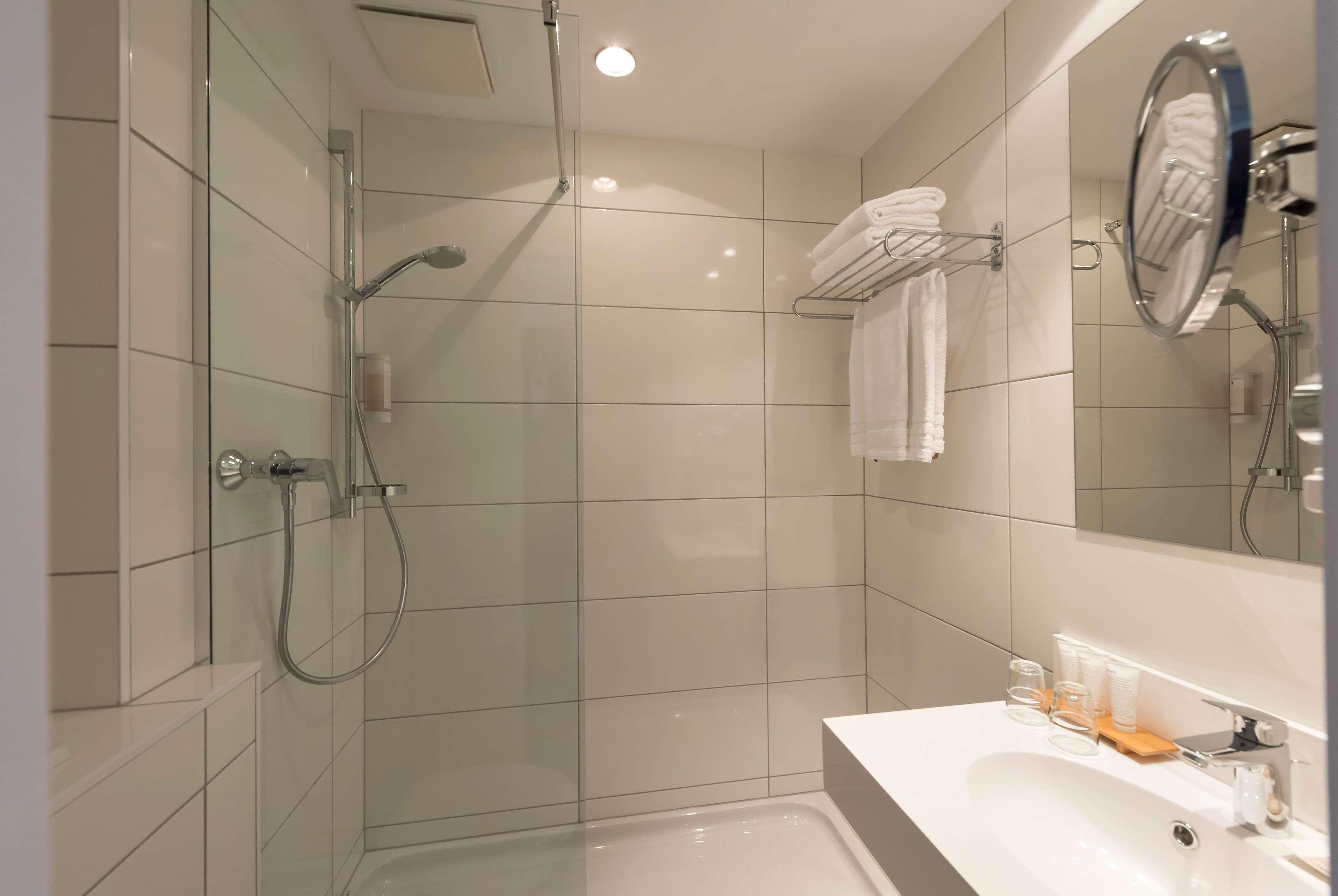 Wyndham Koeln Ξενοδοχείο Δωμάτιο φωτογραφία