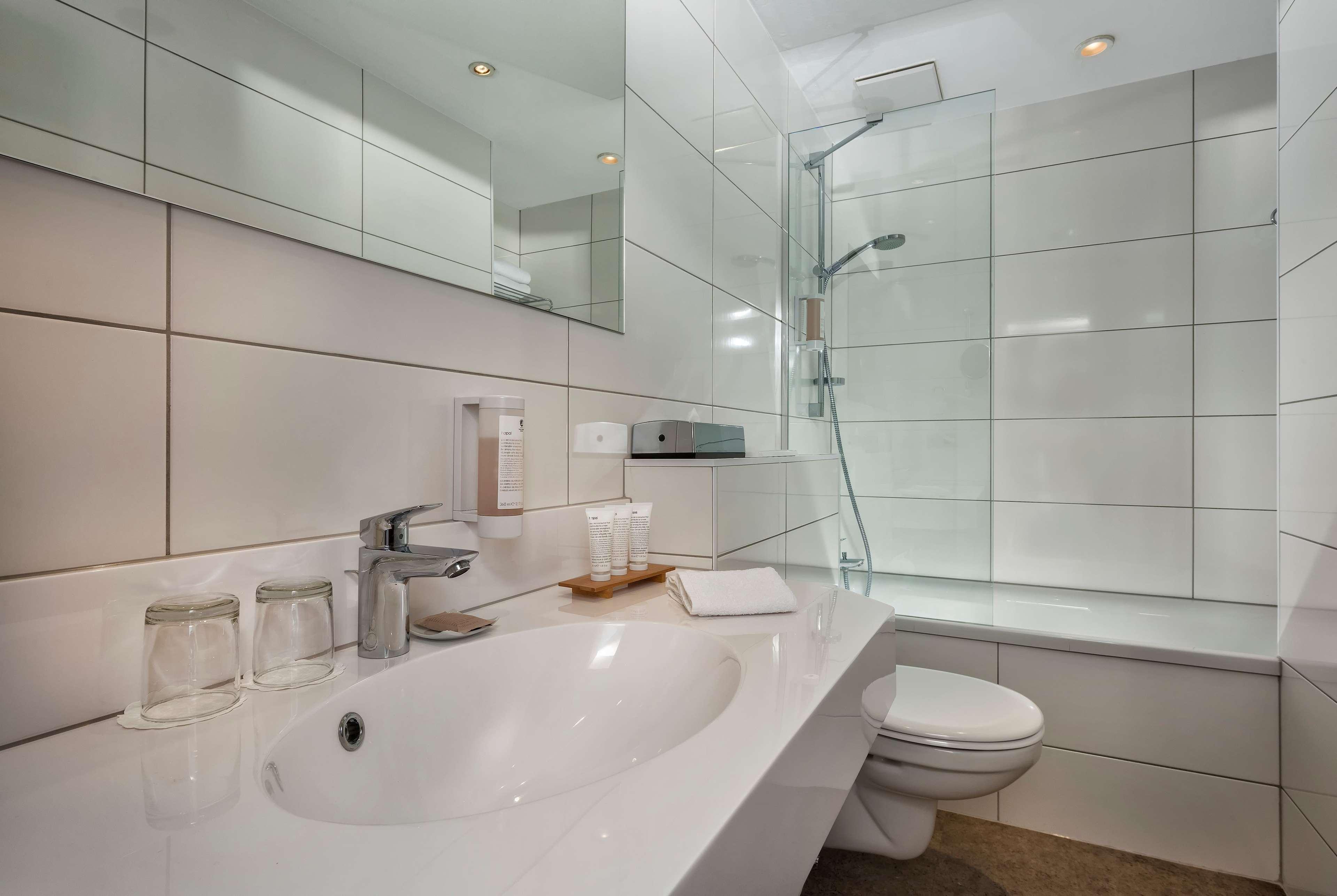 Wyndham Koeln Ξενοδοχείο Δωμάτιο φωτογραφία
