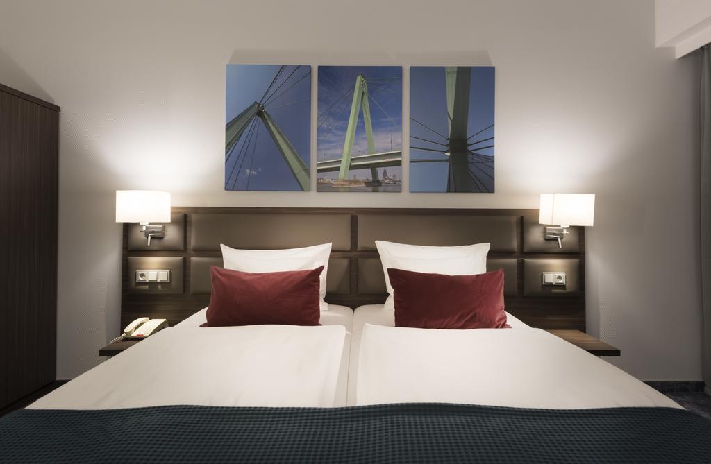 Wyndham Koeln Ξενοδοχείο Δωμάτιο φωτογραφία